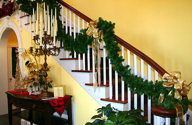 House decorated for the holidays
